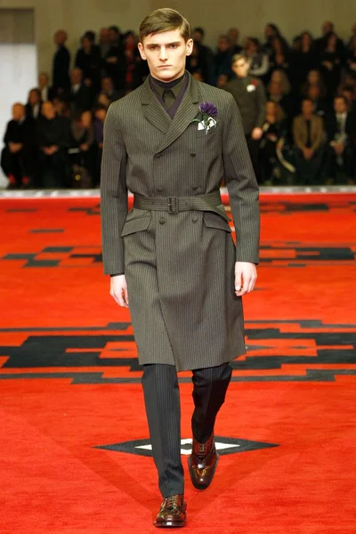 Look 27